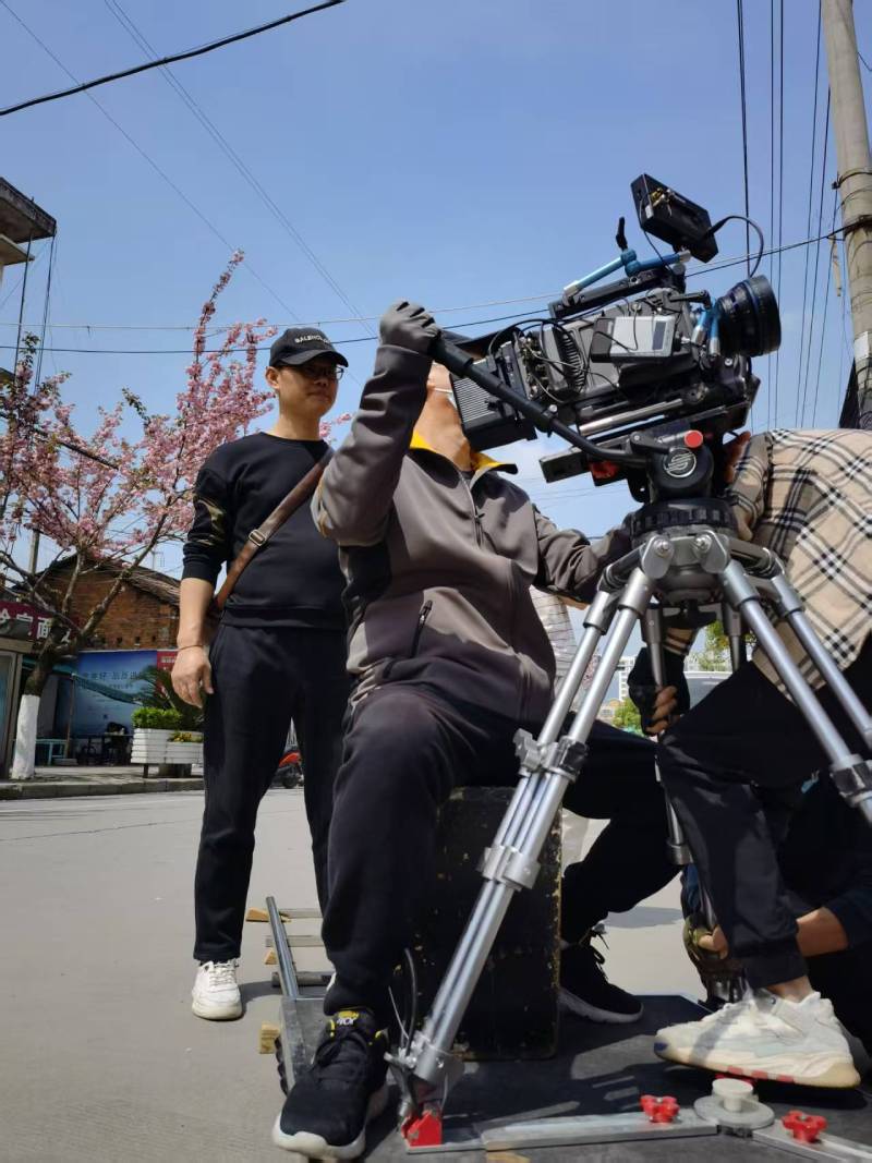 黄平县广告片拍摄：快消品牌爆款之选，网感内容适配社媒传播！